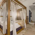 Alachi Hotel