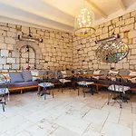 Hotel Alachi