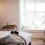 Hotel Alachi