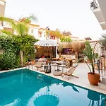 Hotel Alachi 2*