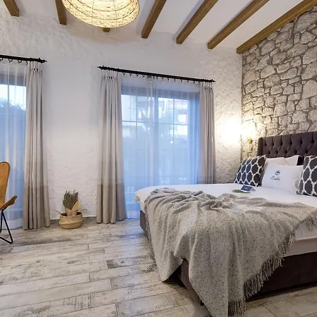 Hotel Alachi
