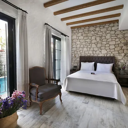 Alachi Hotel 2*