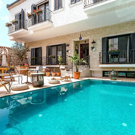Alachi Hotel